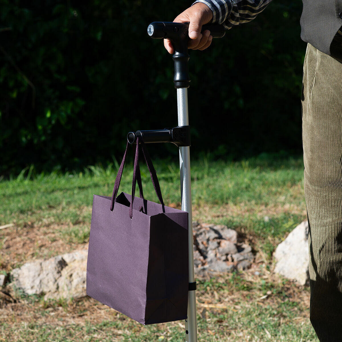 Bastón Extensible con LED, Alarma y Mano Mecánica